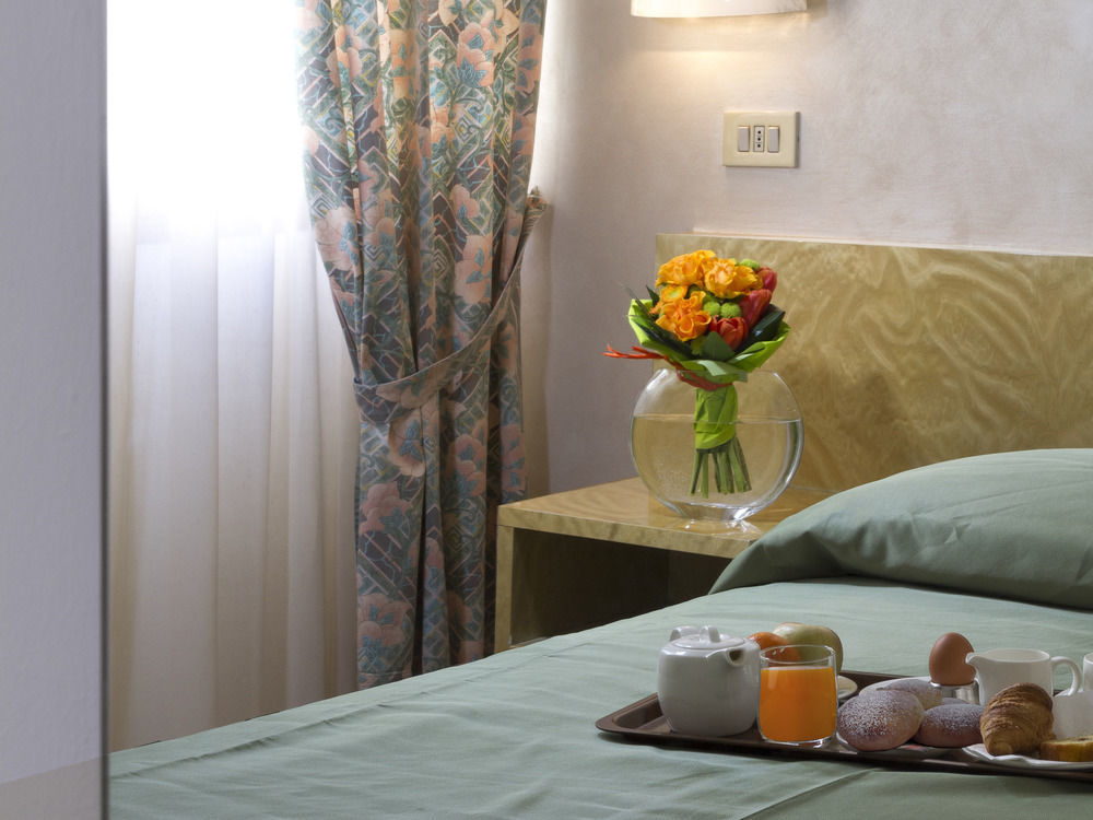 Garibaldi Hotel 3*