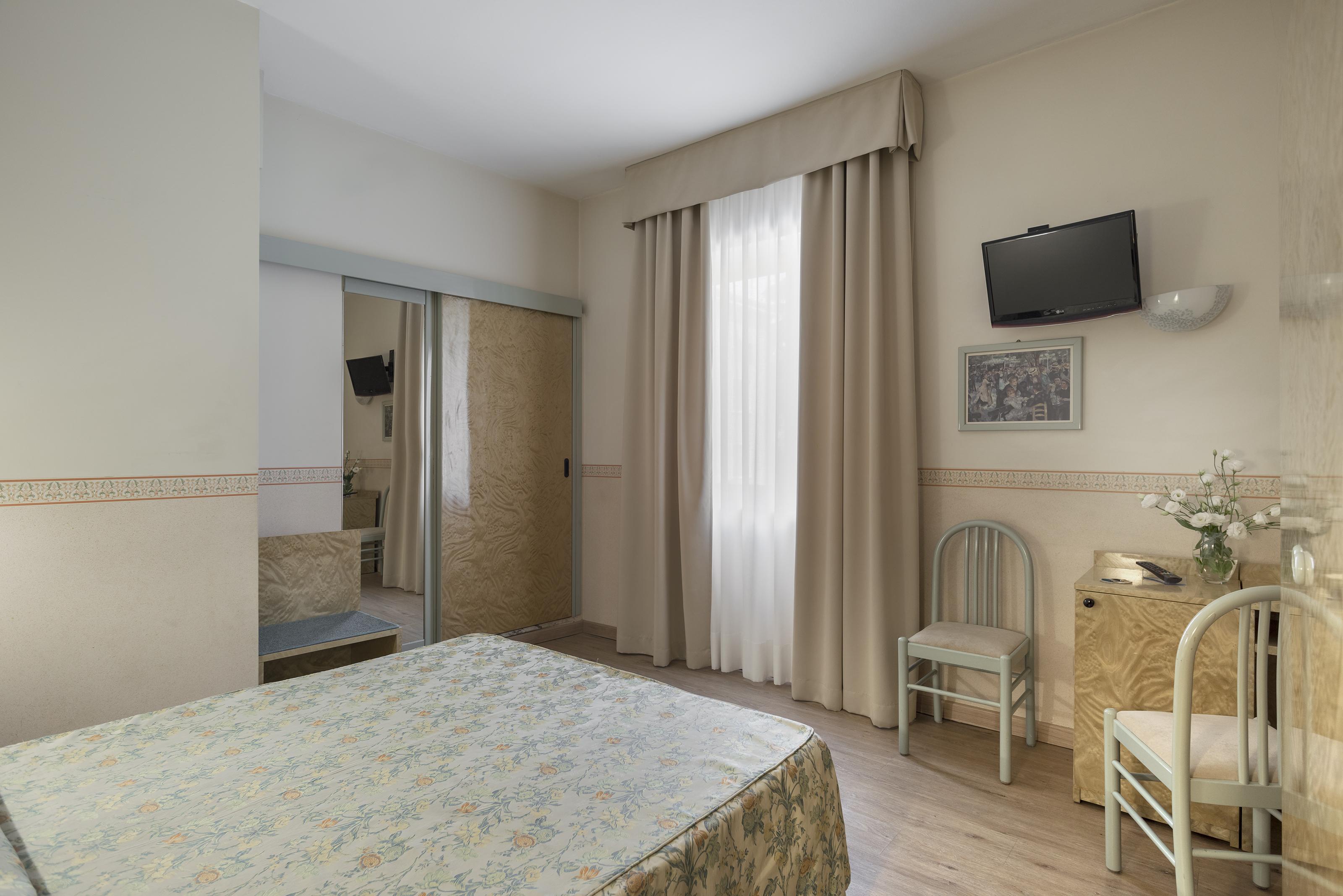 Garibaldi Hotel 3*
